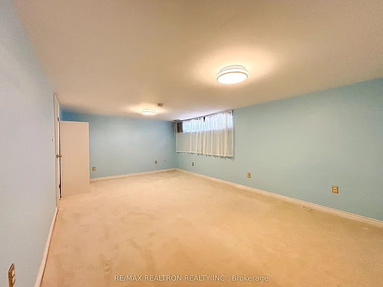 7 Rockport Cres — Photo 6