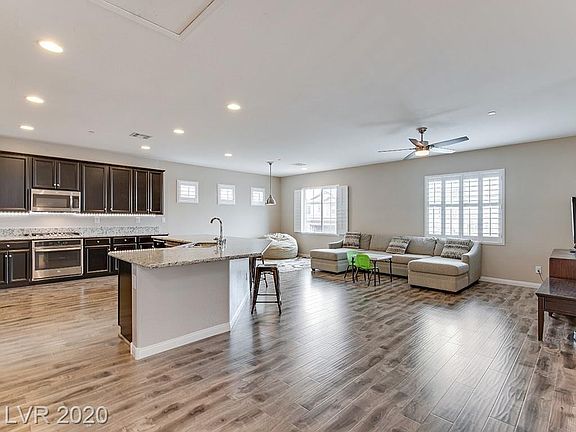 5th image of 913 Estes Cove Ave