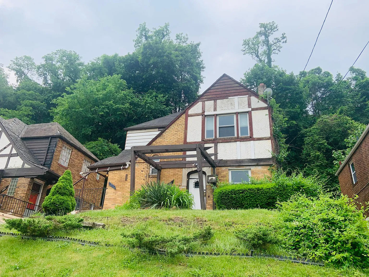 3847-3849 Beechwood Blvd photo 1