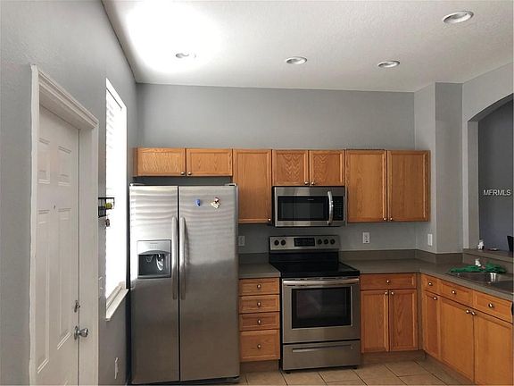 4th image of 724 4th Ave S Unit 8