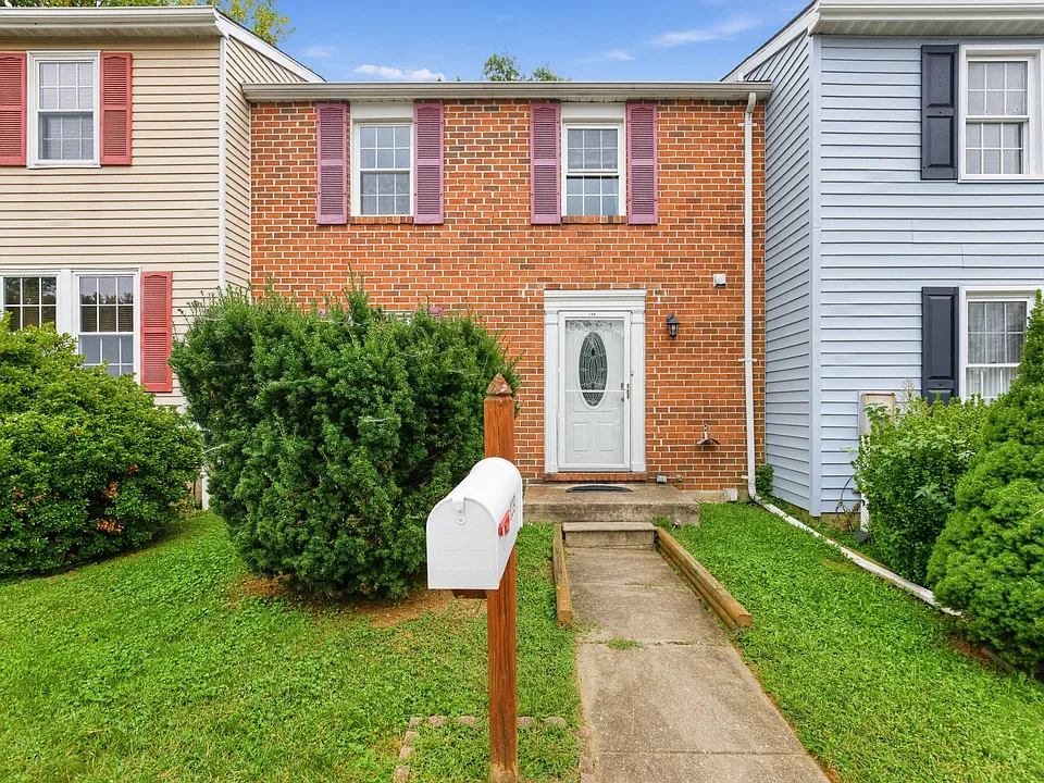 139 E Orange Ct #1