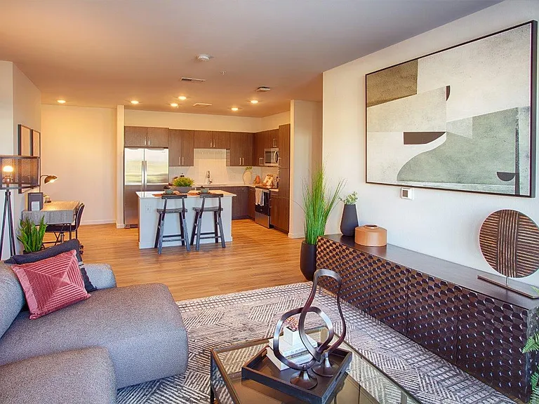 Ascend at Horizon Uptown — Photo 14