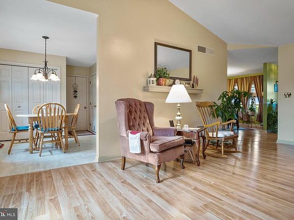 4th image of 2203 Stoverstown Rd