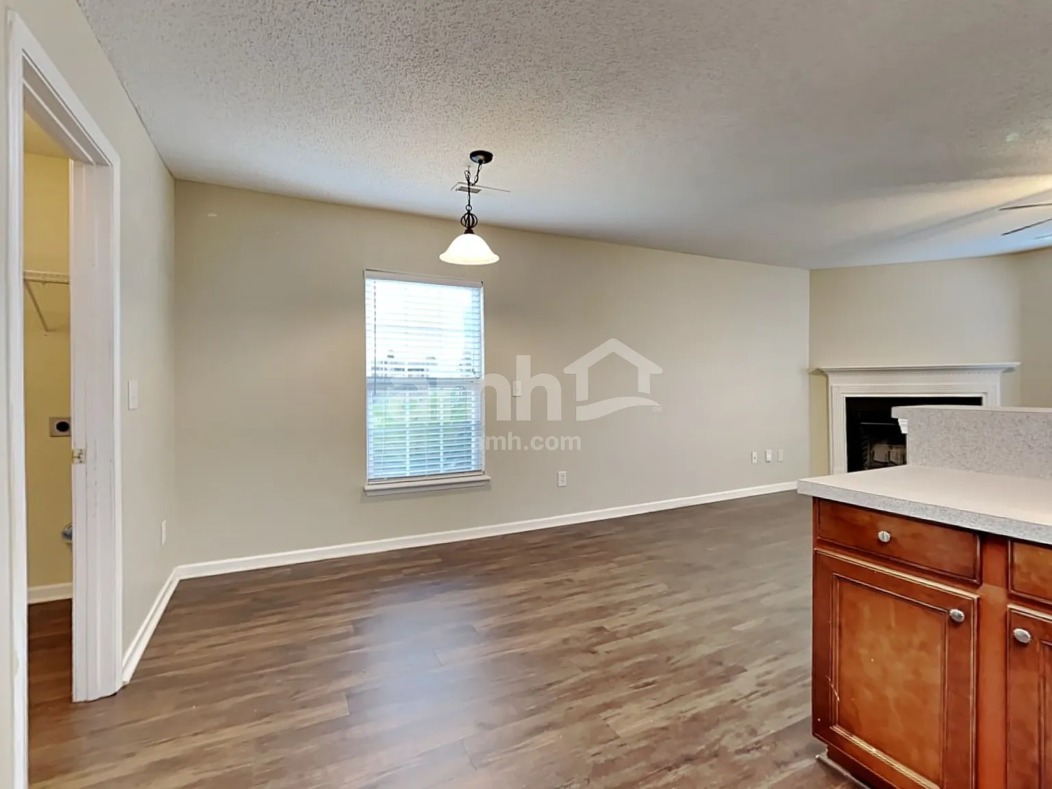 4 bed, 2.5 bath, 2633 sqft, $2,725 — Photo 4