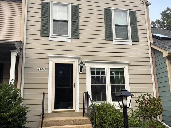 15015 Bridgeport Dr, Dumfries, VA 22025