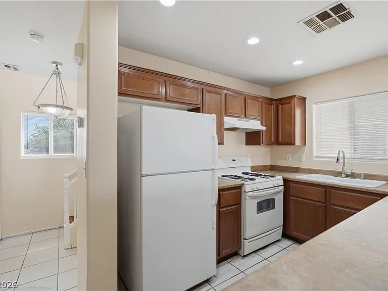 4049 Flower Patch St — Photo 3