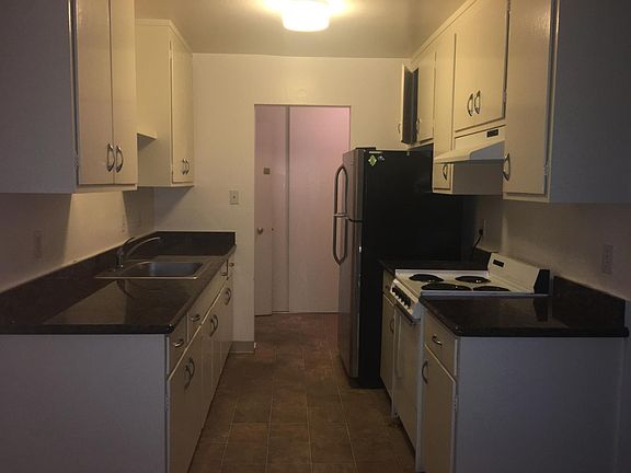 5th image of 610 Masonic Way APT 4