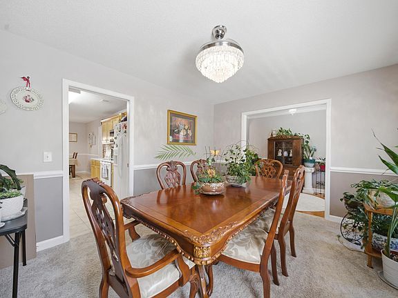 5th image of 16 Catalina Ln