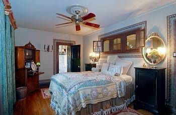 4th image of 88 W Schiller St APT 1106L