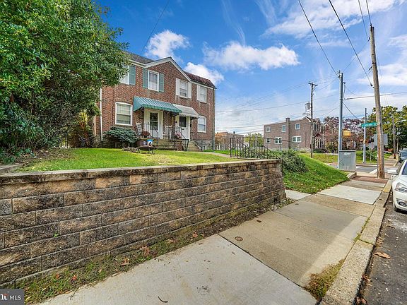 5th image of 1820 Linden St