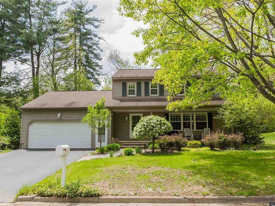1st image of 19 Wedgewood Dr