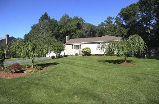 1st image of 569 Atherton St