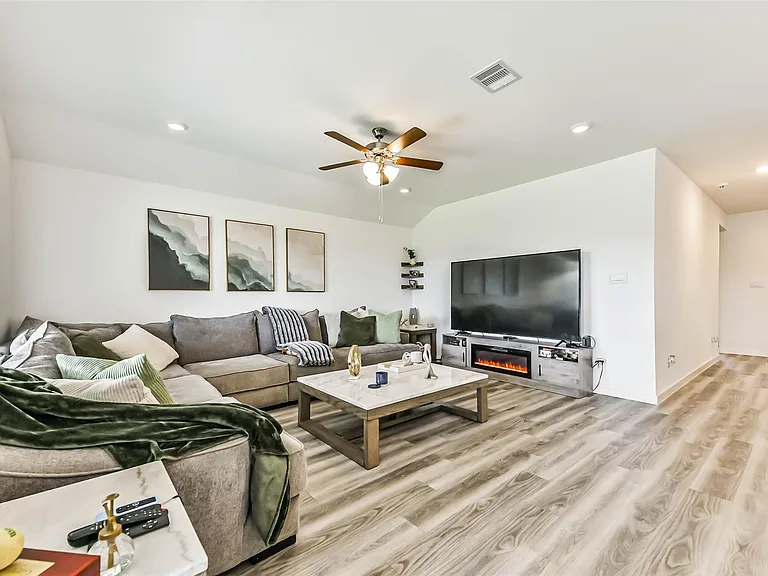 2621 Mackinac Bay Dr — Photo 9