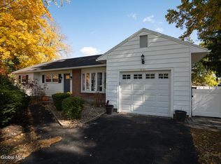930 Riverview Rd, Niskayuna, NY 12309