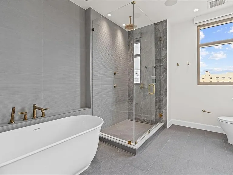 126 4th Ave NE #601 — Photo 24