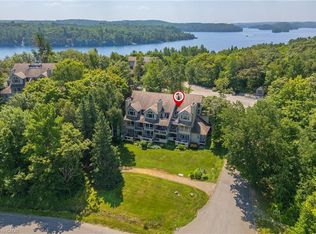 131 Grandview Hilltop Dr #1, Huntsville, ON P1H 2J5