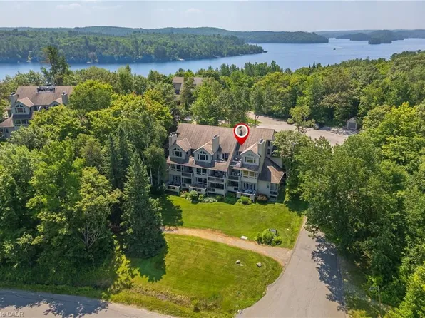 131 Grandview Hilltop Dr #1, Huntsville, ON P1H 2J5