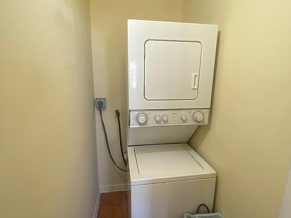 5th image of 811 Kanuga Dr #1/2