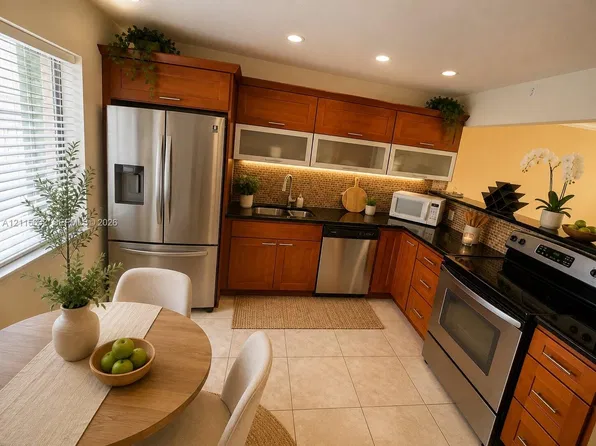 197 Lakeview Dr APT 105, Fort Lauderdale, FL 33326
