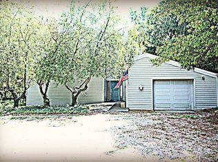 401 W Grand Ave, Saint Joseph, IL