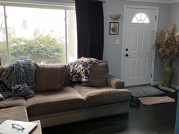 3rd image of 1600 Culver Ave