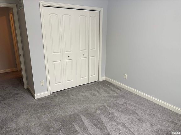 3rd image of 2315 W Paddington Ct