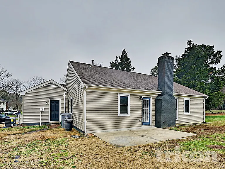 7300 Yorkville Ct — Photo 17