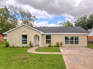 2417 Loch Lomond St, Highlands, TX 77562