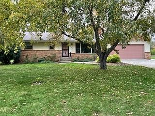 1st image of 702 Bradford Ave