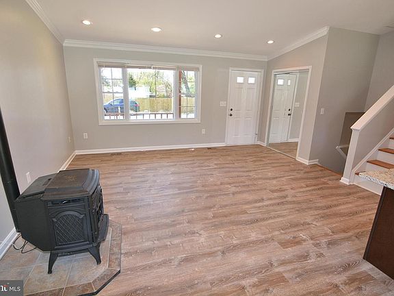 3rd image of 3705 8th Ave