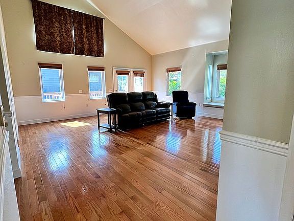 3rd image of 1110 Mineral Creek Dr