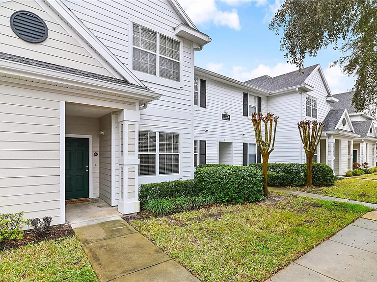 130 Southern Pecan Cir #102 — Photo 4