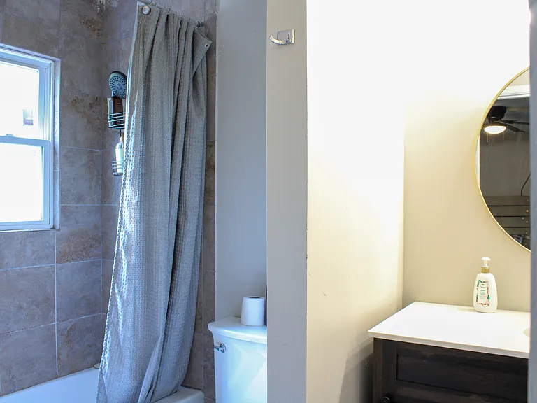 1806 Glenwick Dr — Photo 3