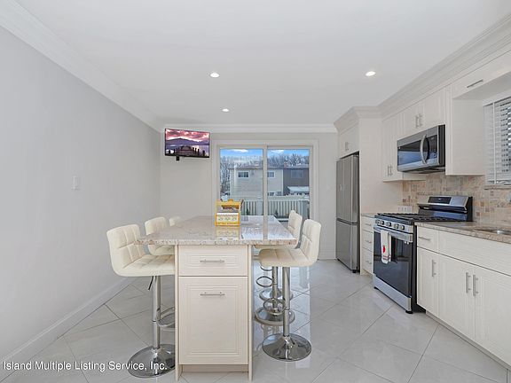 5th image of 60 Bowling Green Pl