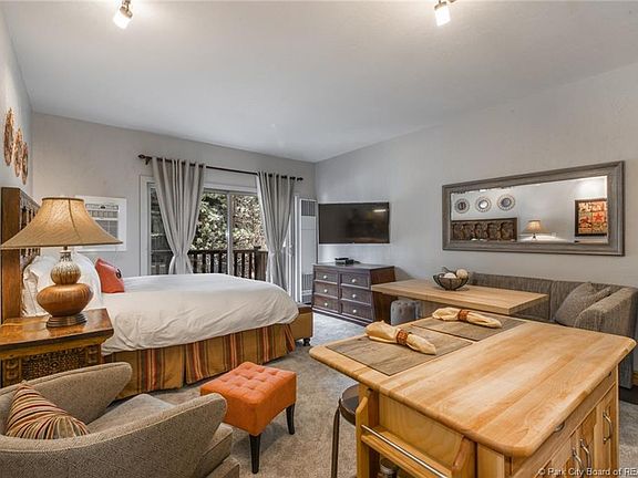 3rd image of 2325 Sidewinder Dr #808