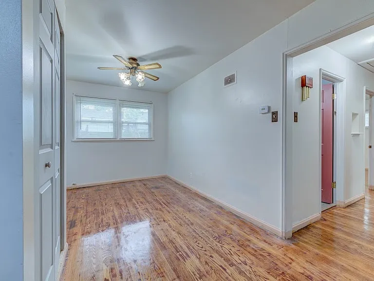 4469 Mohegan Dr — Photo 10