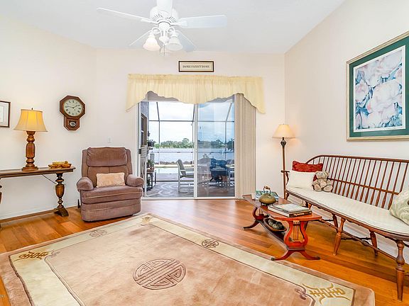 3rd image of 335 Lake View Ln