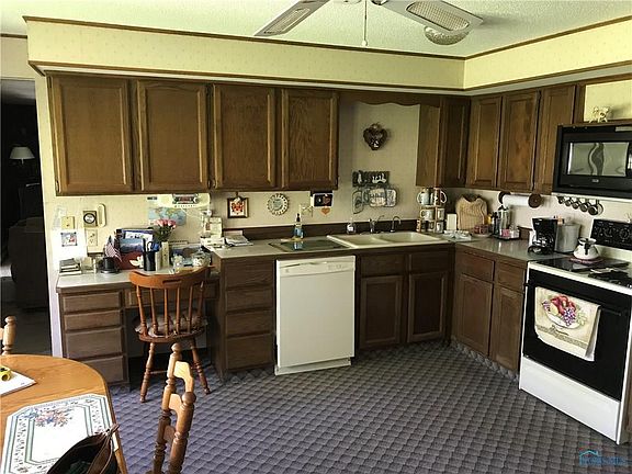 5th image of 121 Bona Vesta Dr