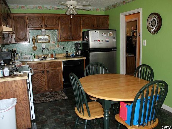 4th image of 25 Hillshire Dr