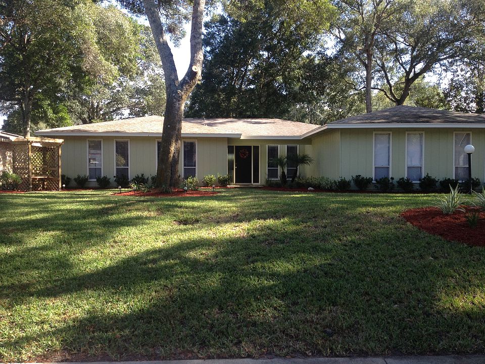 1st image of 49 Oakmont Cir