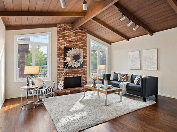4th image of 815 Lilac Way