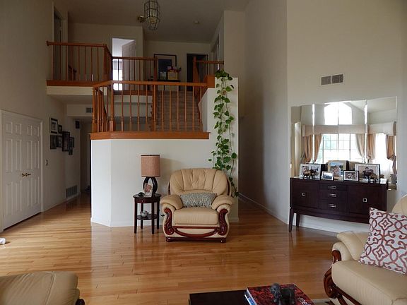 4th image of 3176 Casino Dr
