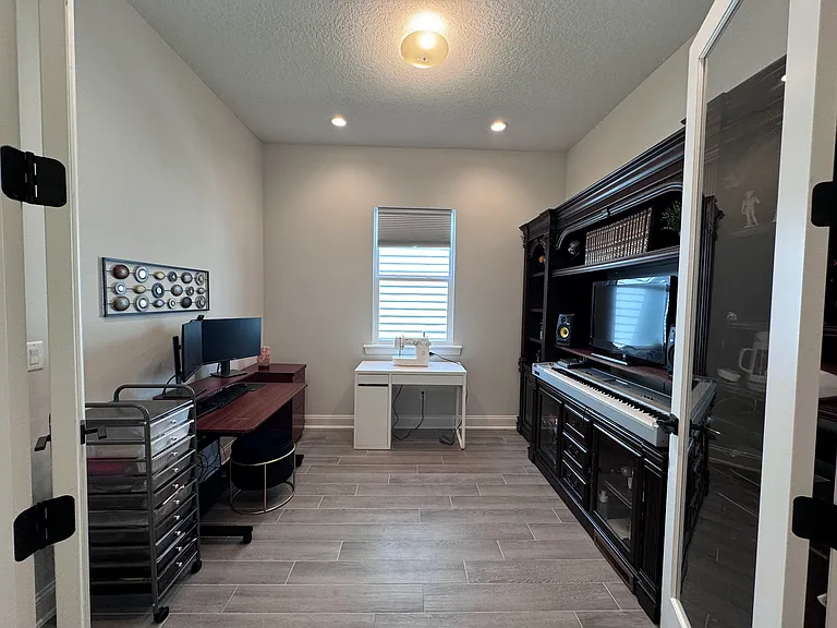 128 Zephyr Dr — Photo 34
