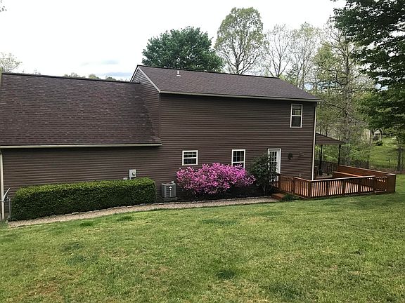 4th image of 63 Oakwood Cir