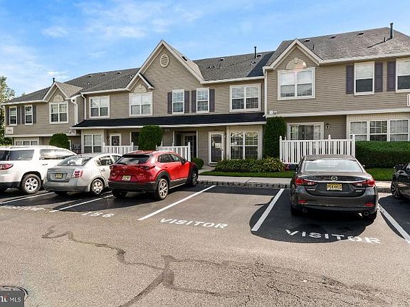2nd image of 5603 Essex Ln