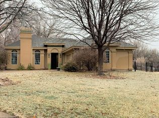 2137 Columbine Ct, Salina, KS 67401