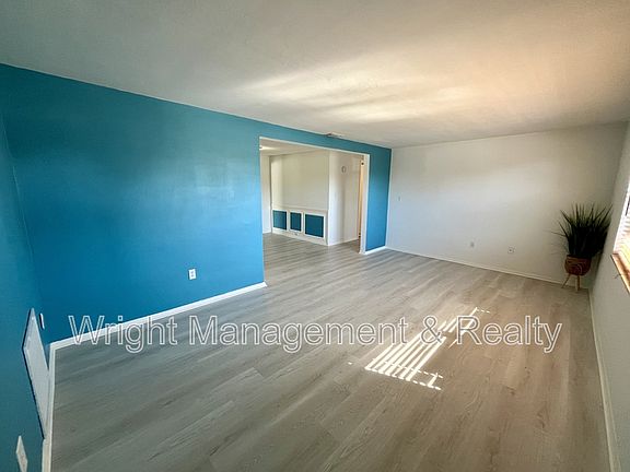 3rd image of 3907 Luma Dr