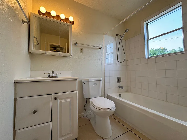 1301 Franz Dr — Photo 21