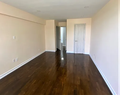 Sold by Dom Realty | media 10