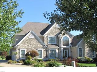 332 Spyglass Dr, Akron, OH